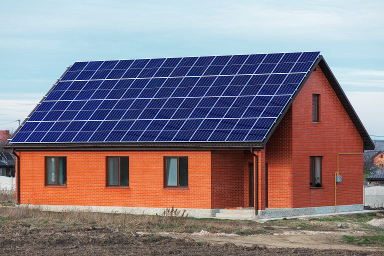 Les bases à connaître avant d’installer des panneaux solaires